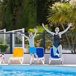 Zecamping 4 Etoiles 1km Piscine Couverte Club Enfant Locatif Tv Kemping