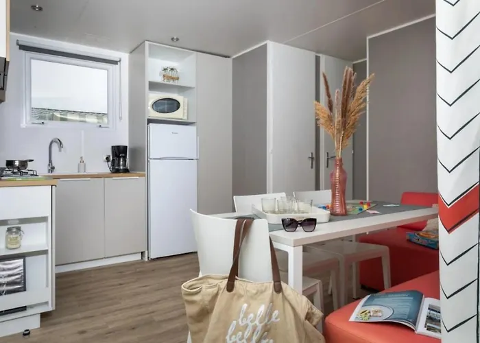 4 étoiles - Piscine - Ccbedhb Camping