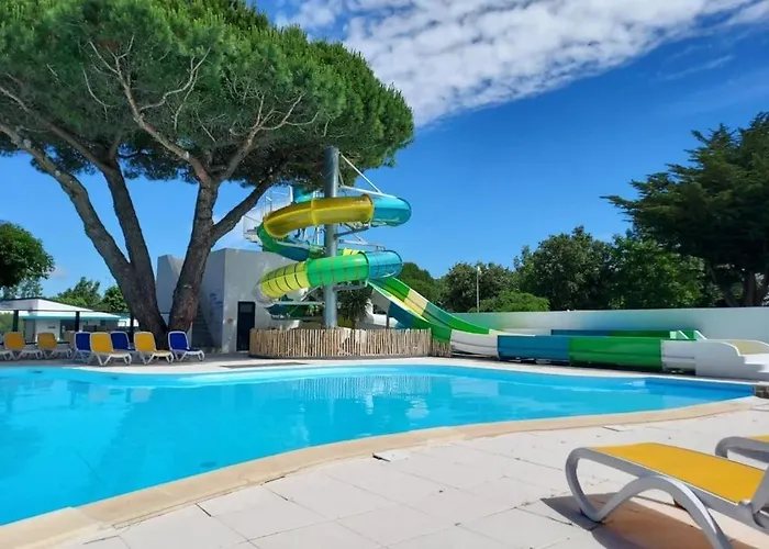 Camping 4 étoiles - Piscine - Ccbedhb 4*