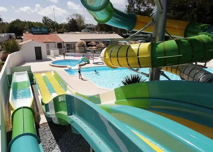 Camping 4 étoiles - Piscine - Ccbedhb