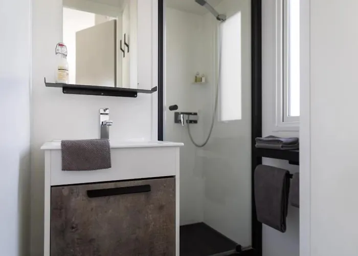 Camping 4 étoiles - Piscine - Ccbedhb 4*