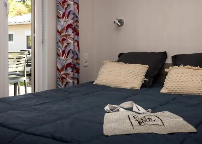 4 étoiles - Piscine - Ccbedhb Camping 4*